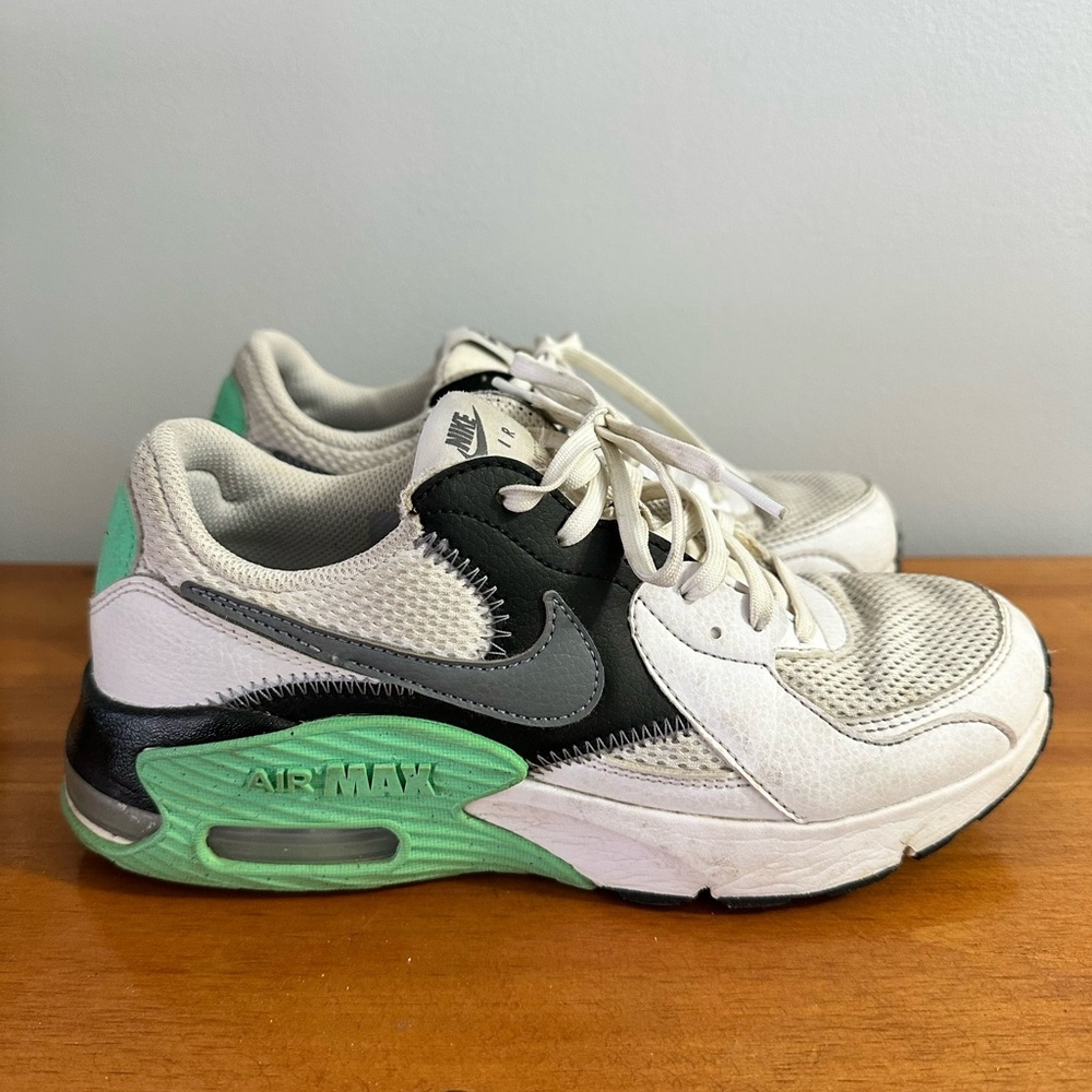 Nike Air Max Excee Sneakers -Women’s Size 7 in White, Black, Mint